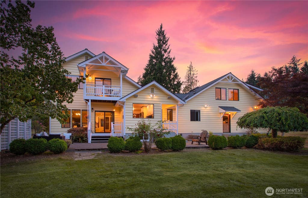 Photo of 19303 BROADWAY AVENUE AVE, Snohomish, WA 98296 (MLS # 2571152)