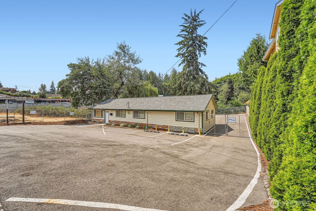 Photo of 1409 Union Avenue NE, Renton, WA 98059 (MLS # 2498022)