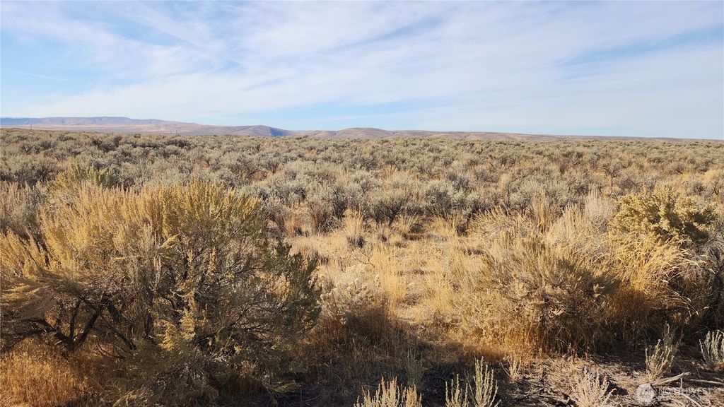 Photo of 0 E Lot 21 E Coyote Trail, Ephrata, WA 98823 (MLS # 2448323)