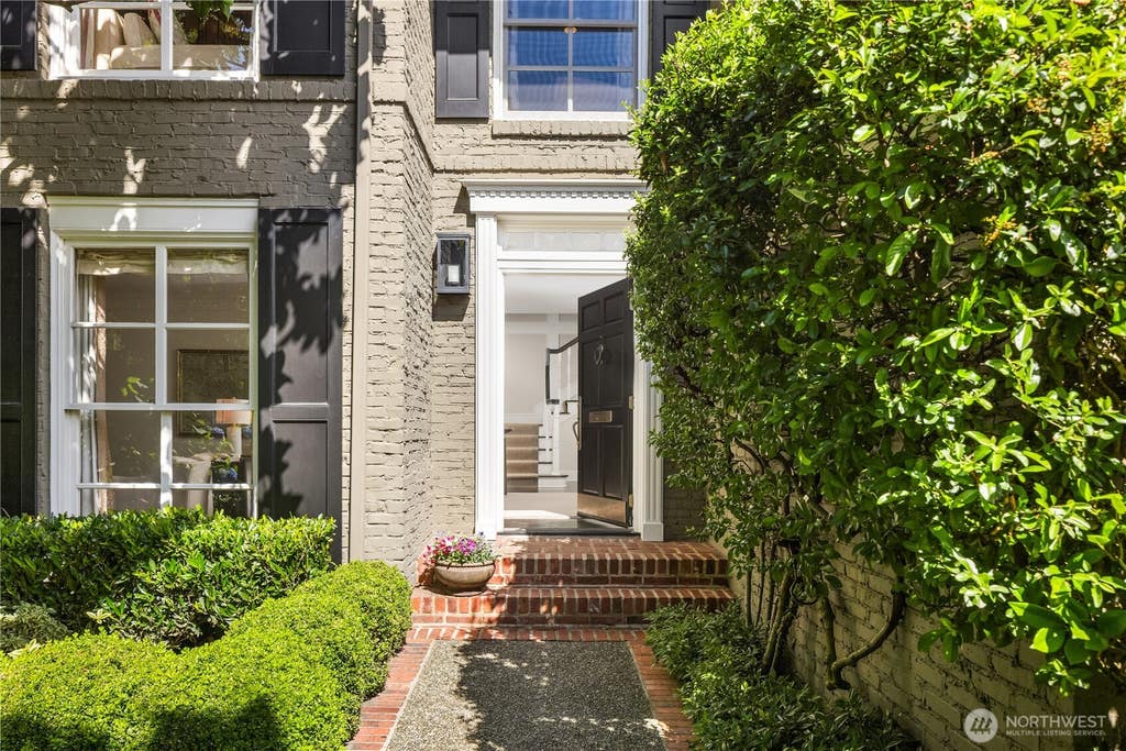 Photo of 1250 Parkside Drive E, Seattle, WA 98112 (MLS # 2540050)