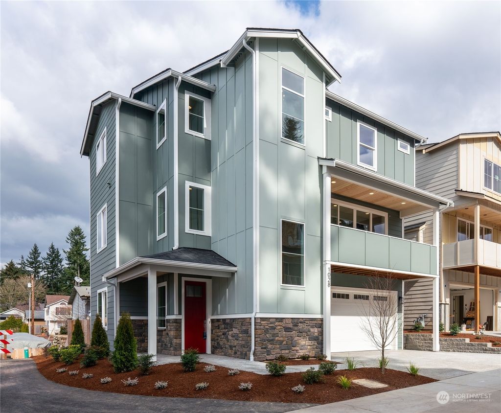 Photo of 1028 141st Street SW #3, Lynnwood, WA 98087 (MLS # 2204133)