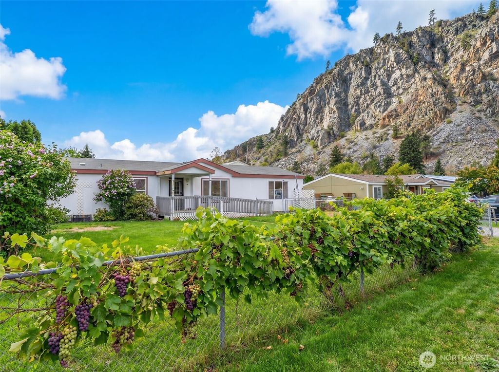 Photo of 14934 Golden Delicious St, Entiat, WA 98822 (MLS # 2495795)