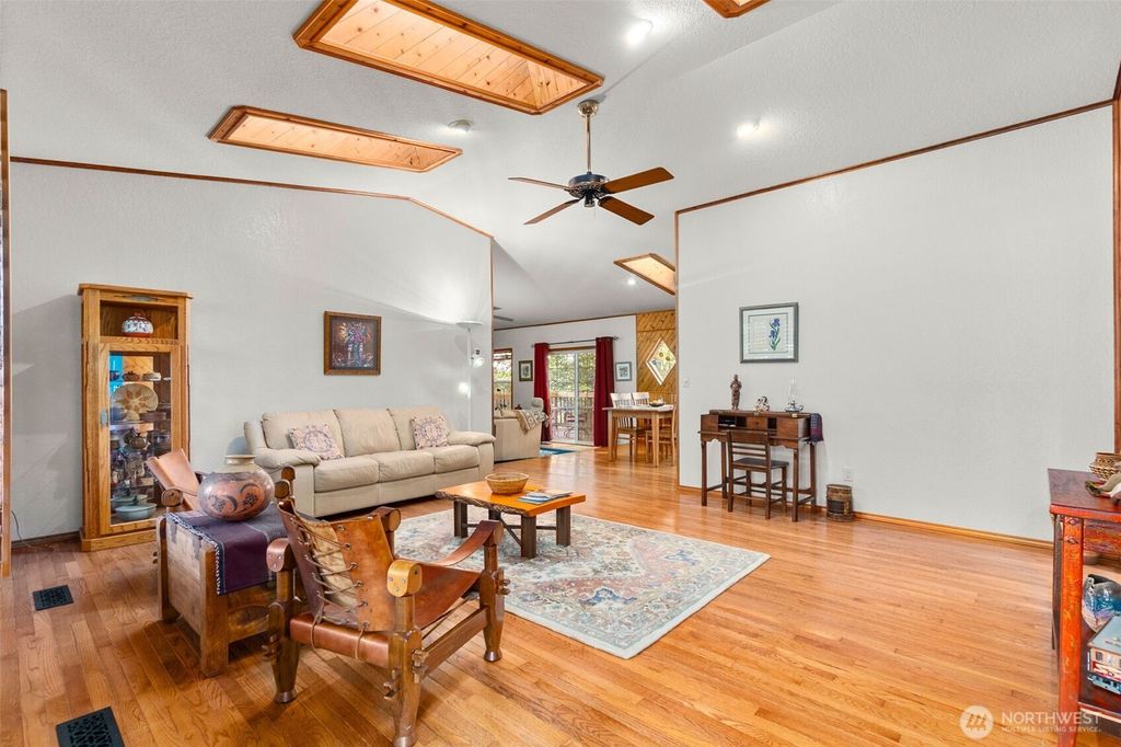 Photo of 6802 33rd Avenue SE, Lacey, WA 98503 (MLS # 2510930)