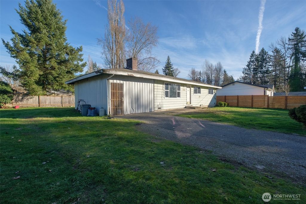 Photo of 17116 SE 125th Place SE, Renton, WA 98058 (MLS # 2480077)