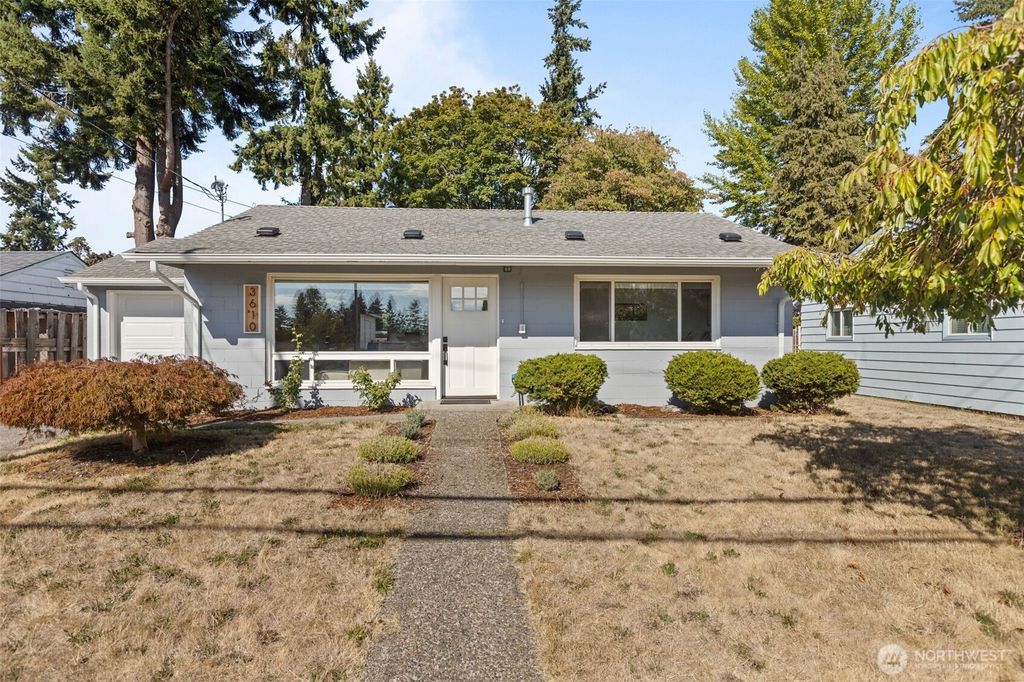 Photo of 3610 NE 6th Street, Renton, WA 98056 (MLS # 2439448)