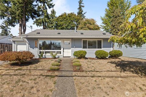 Photo of 3610 NE 6th Street, Renton, WA 98056 (MLS # 2439448)