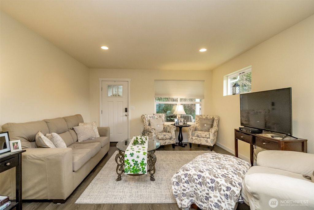 Photo of 361 10th Avenue N, Algona, WA 98001 (MLS # 2492532)