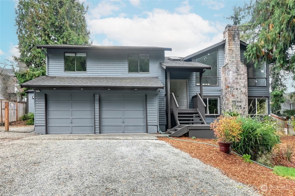 Photo of 8025 NE 126th Place, Kirkland, WA 98034 (MLS # 2012787)