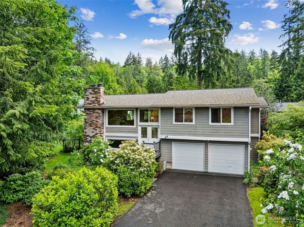 Photo of 814 217th Pl NE Pl, Sammamish, WA 98074 (MLS # 2379449)