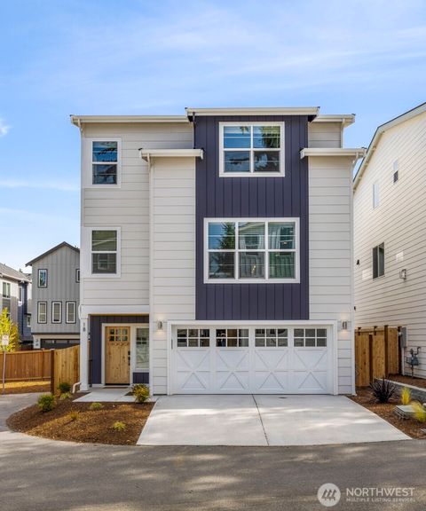 Photo of 10 160th Place SE, Bothell, WA 98012 (MLS # 2437473)