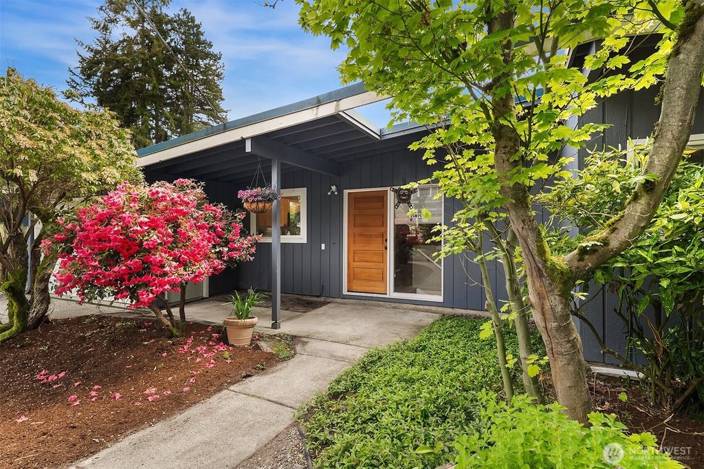 Photo of 15871 NE 1st Street, Bellevue, WA 98008 (MLS # 2362620)