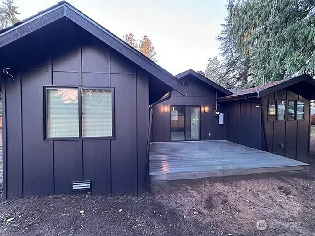 Photo of 209 SW 132nd Street, Burien, WA 98146 (MLS # 2472143)