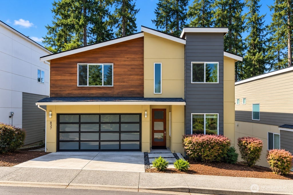 Photo of 837 206th AVE NE Ave, Sammamish, WA 98074 (MLS # 2592332)