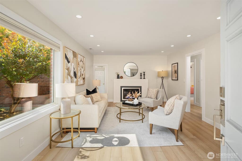 Photo of 11056 Goodwin Way NE, Seattle, WA 98125 (MLS # 2574190)