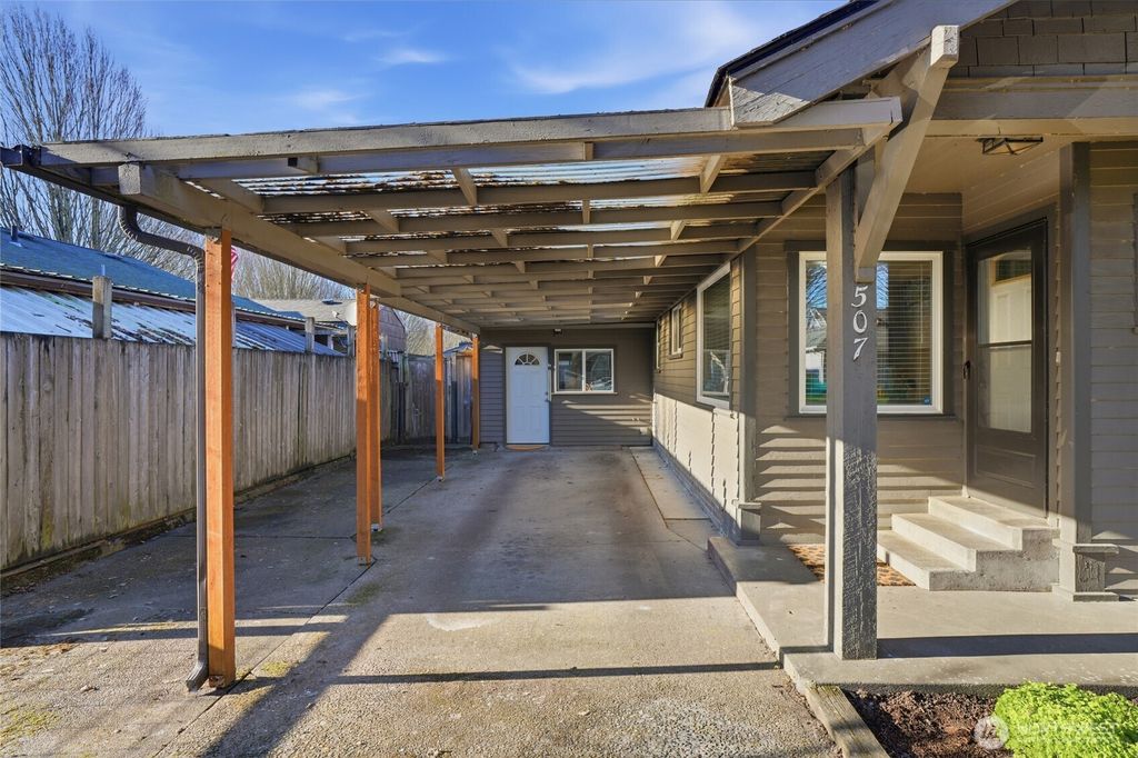 Photo of 507 18th Ave Ave, Longview, WA 98632 (MLS # 2465689)