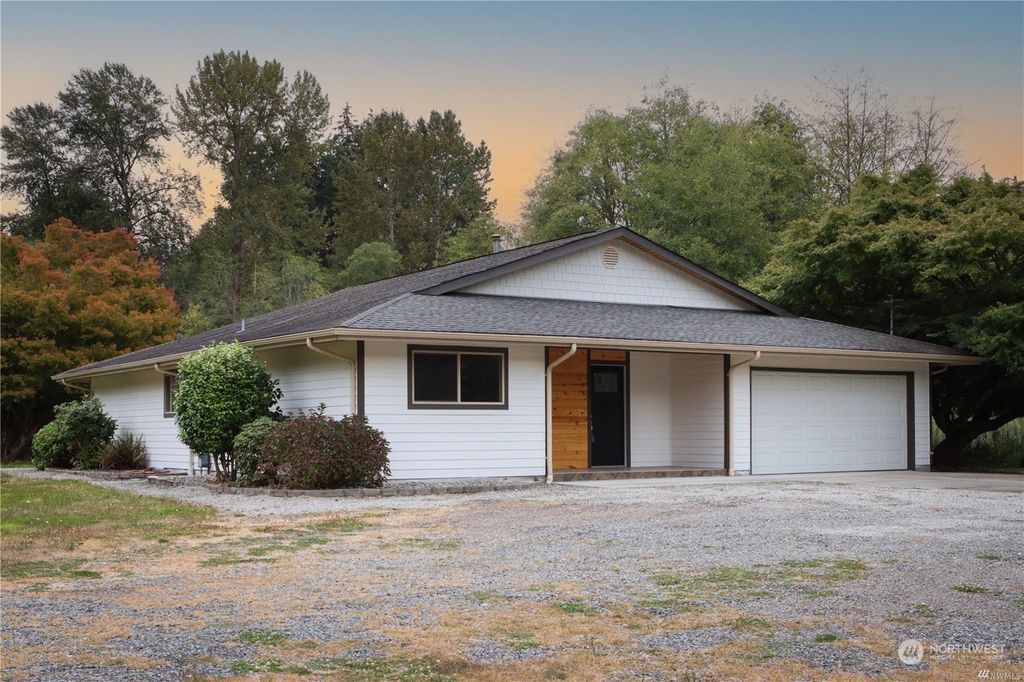 Photo of 1804 Larch Way, Lynnwood, WA 98036 (MLS # 2034360)