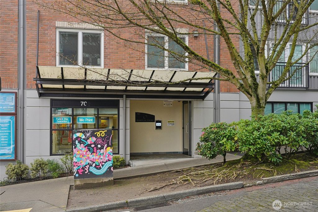 Photo of 701 1st Avenue N #204, Seattle, WA 98109 (MLS # 2495341)