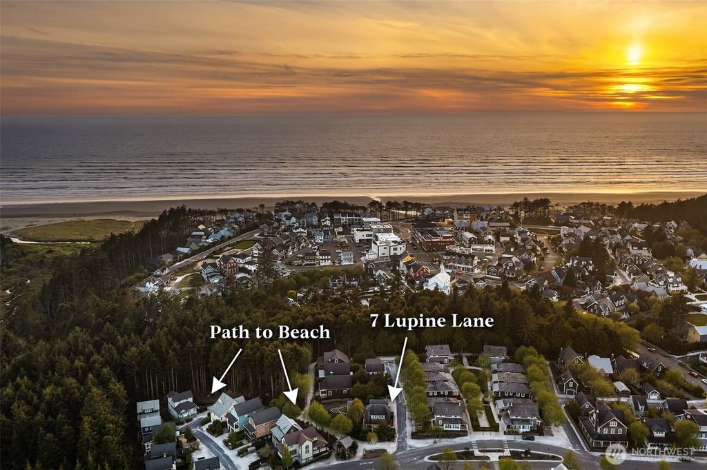 Photo of 7 Lupine Lane, Pacific Beach, WA 98571 (MLS # 2517408)