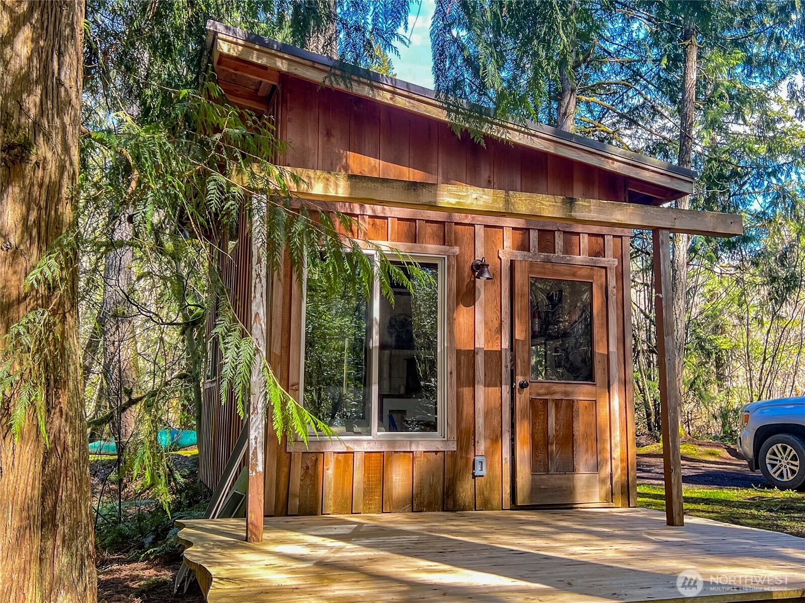 423 Lords Lake Loop