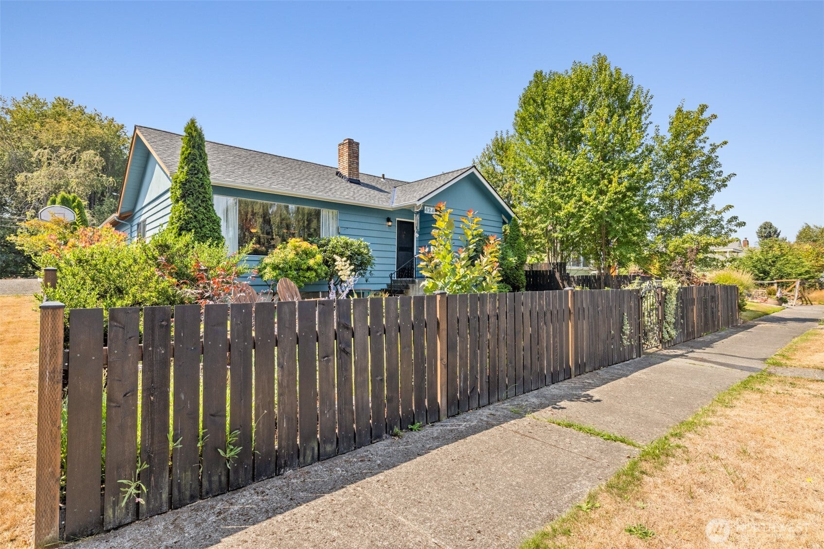 424 W 4th Street