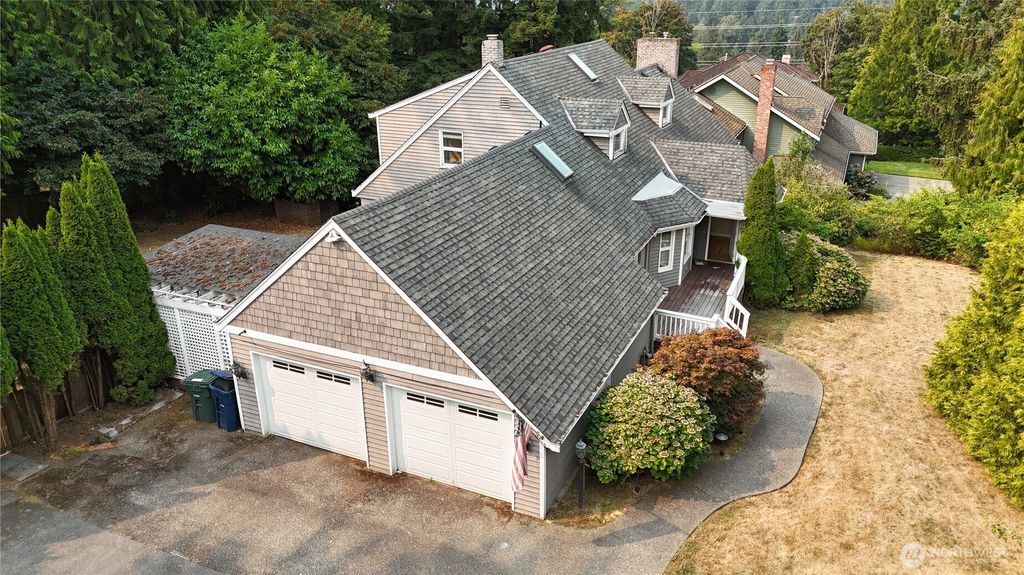 Photo of 13649 Main St St, Bellevue, WA 98005 (MLS # 2430998)
