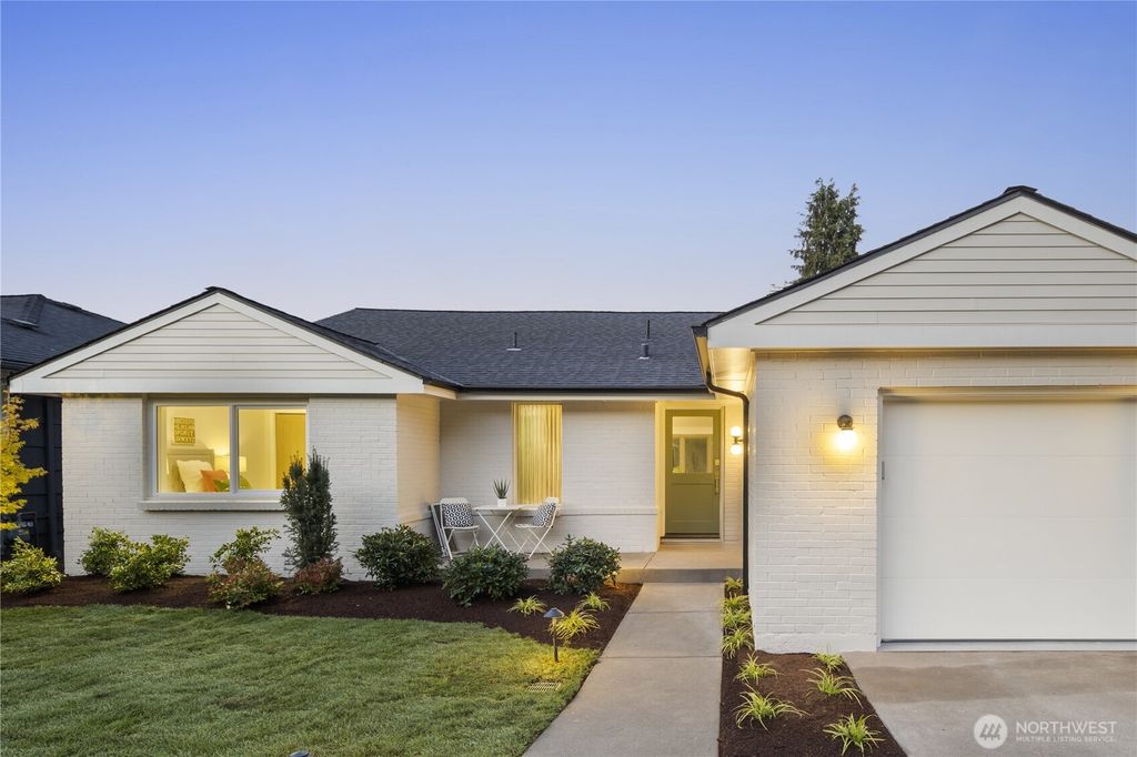 Photo of 5006 Harold Place NE, Seattle, WA 98105 (MLS # 2437560)