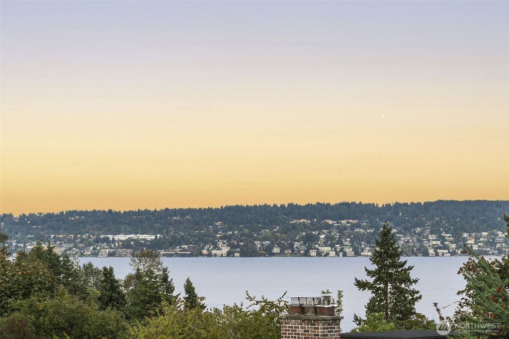 Photo of 5006 Harold Place NE, Seattle, WA 98105 (MLS # 2437560)