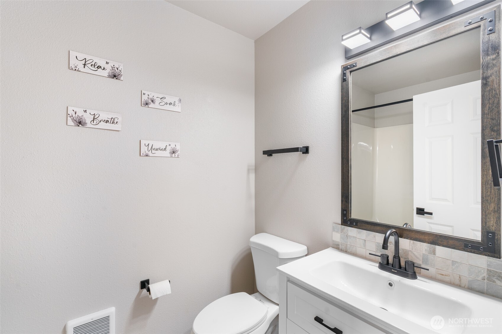 Spanaway, Washington 98387, United States, 3 Bedrooms Bedrooms, ,2 BathroomsBathrooms,Residential,Active,203959