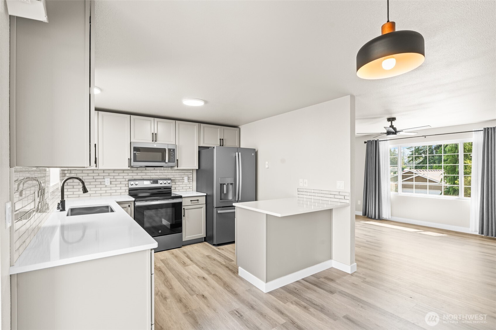 Spanaway, Washington 98387, United States, 3 Bedrooms Bedrooms, ,2 BathroomsBathrooms,Residential,Active,203959