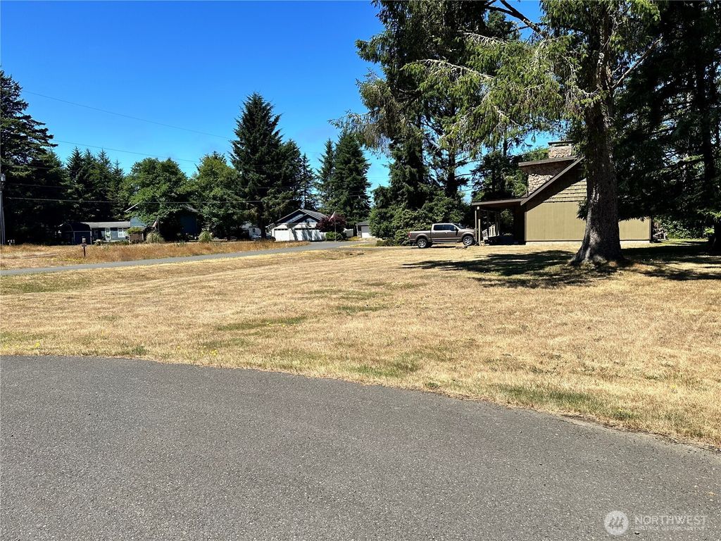 Photo of 604 Sollecks Avenue SE, Ocean Shores, WA 98569 (MLS # 2502741)
