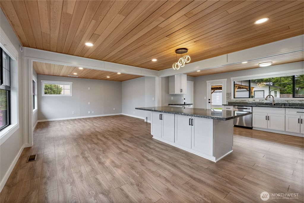 Photo of 1117 N Hawthorne Street, Tacoma, WA 98406 (MLS # 2521571)