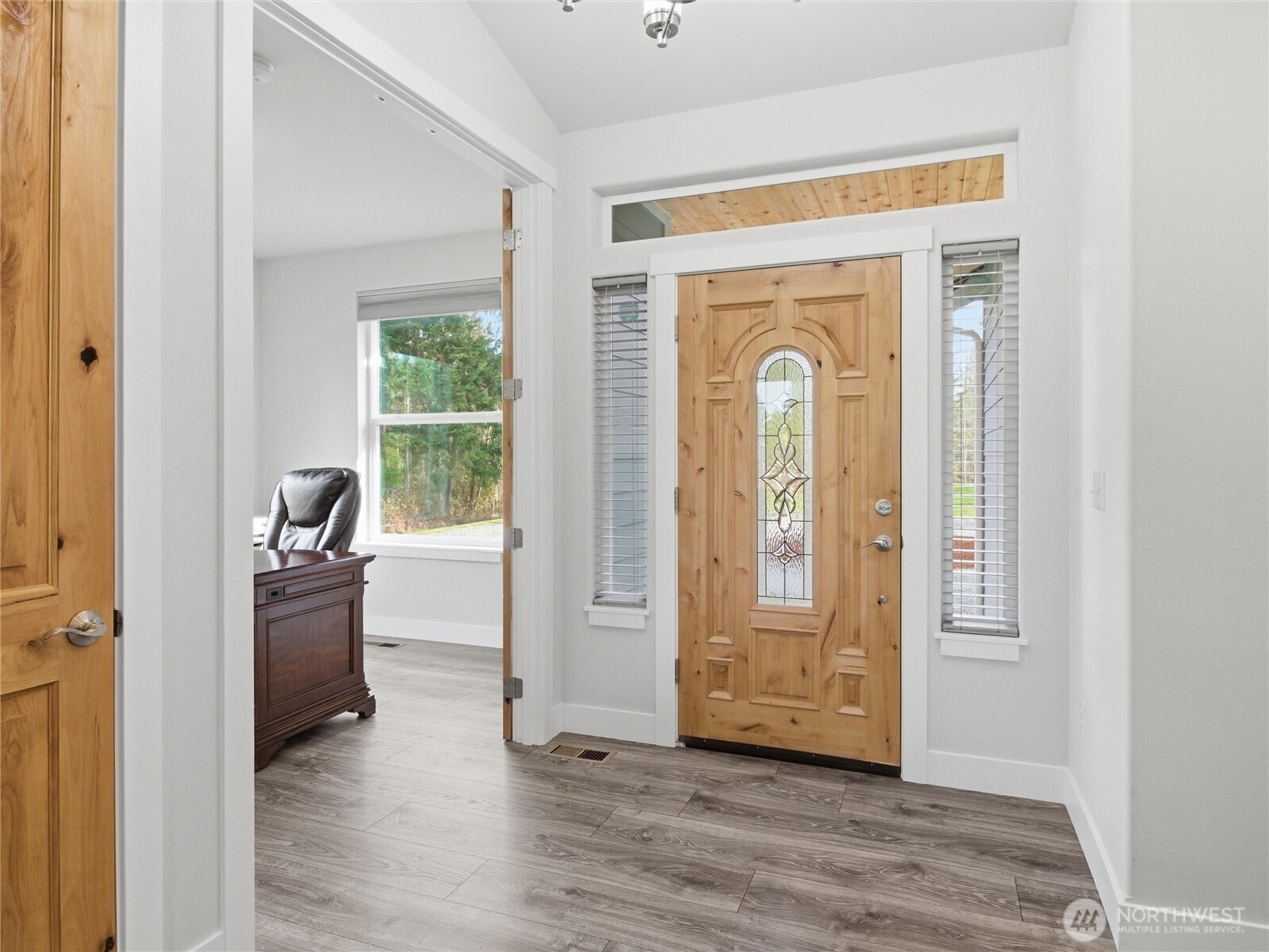 38512 Mountain Highway E