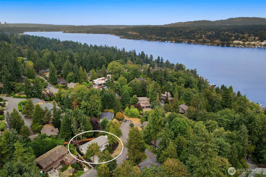 Photo of 7401 92nd Place SE, Mercer Island, WA 98040 (MLS # 2429781)