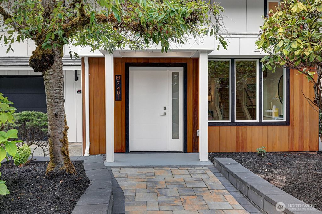 Photo of 7401 92nd Place SE, Mercer Island, WA 98040 (MLS # 2429781)
