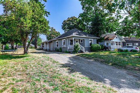 Photo of 6827 S Thompson Avenue, Tacoma, WA 98408 (MLS # 2425566)