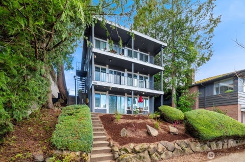 Photo of 5954 Fauntleroy Way SW, Seattle, WA 98136 (MLS # 2583989)