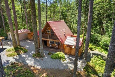 Photo of 321 Paradise Drive, Ashford, WA 98304 (MLS # 2554673)