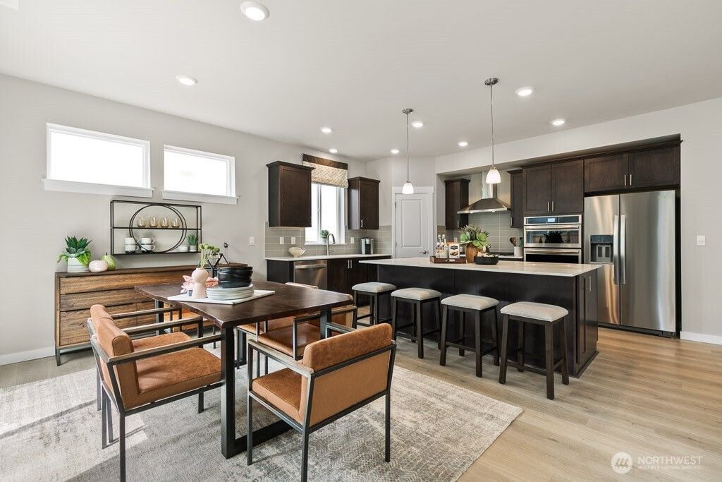listing image 9364776196746204289