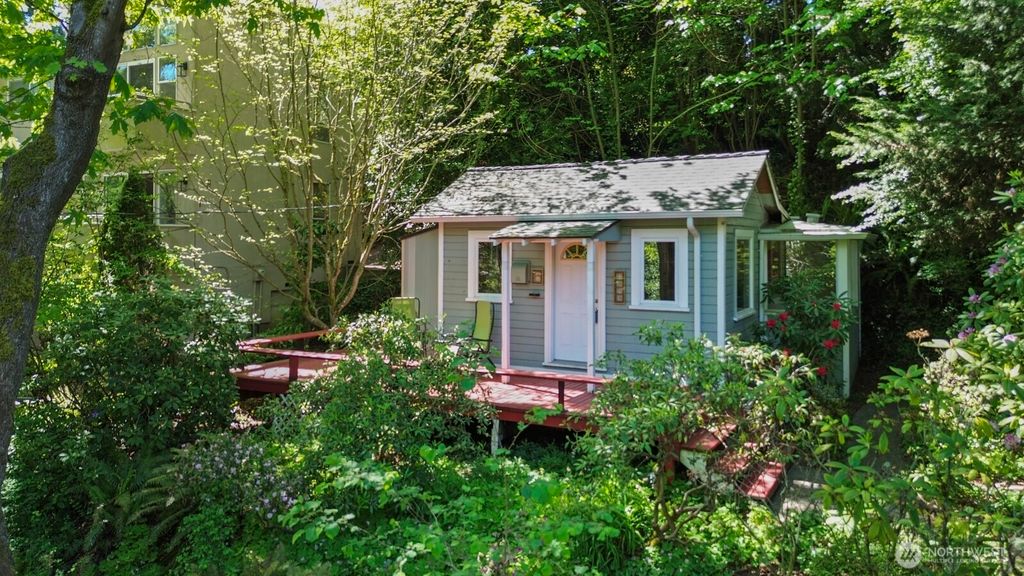 Photo of 1919 32nd Avenue W, Seattle, WA 98199 (MLS # 2519068)