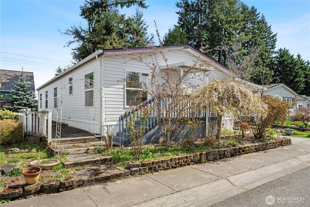 Photo of 11100 4th Avenue W #22, Everett, WA 98204 (MLS # 2528567)