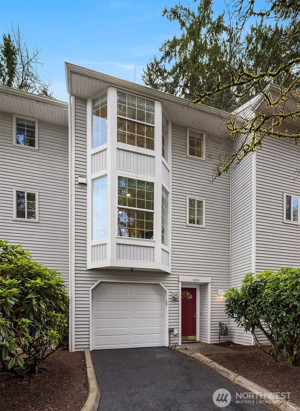 Photo of 10215 NE 129th Lane, Kirkland, WA 98034 (MLS # 2482266)