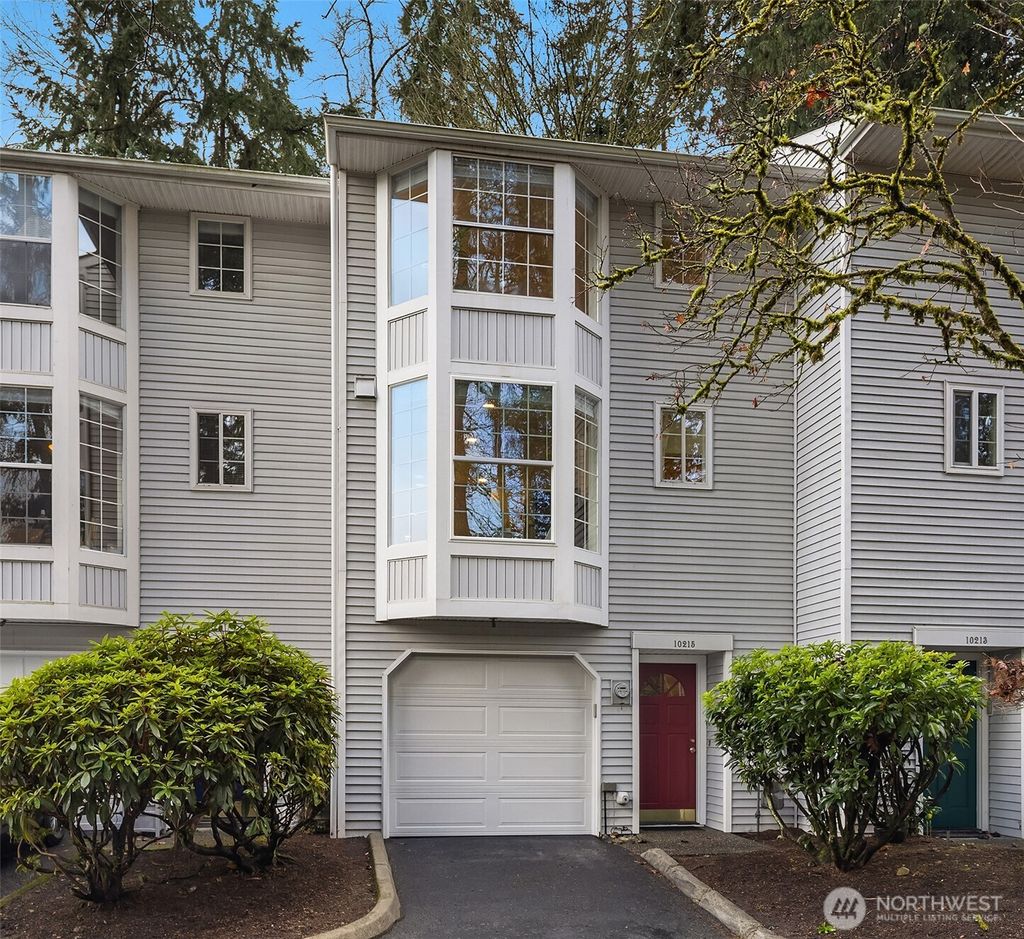 Photo of 10215 NE 129th Lane, Kirkland, WA 98034 (MLS # 2482266)