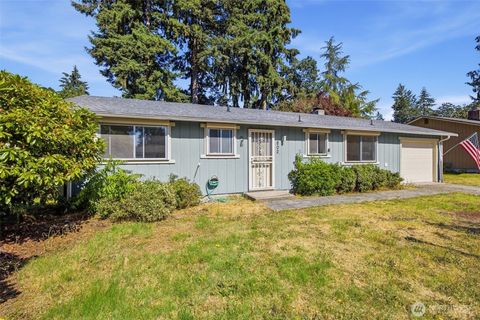 Photo of 802 Oakcrest Drive SE, Lacey, WA 98503 (MLS # 2546624)