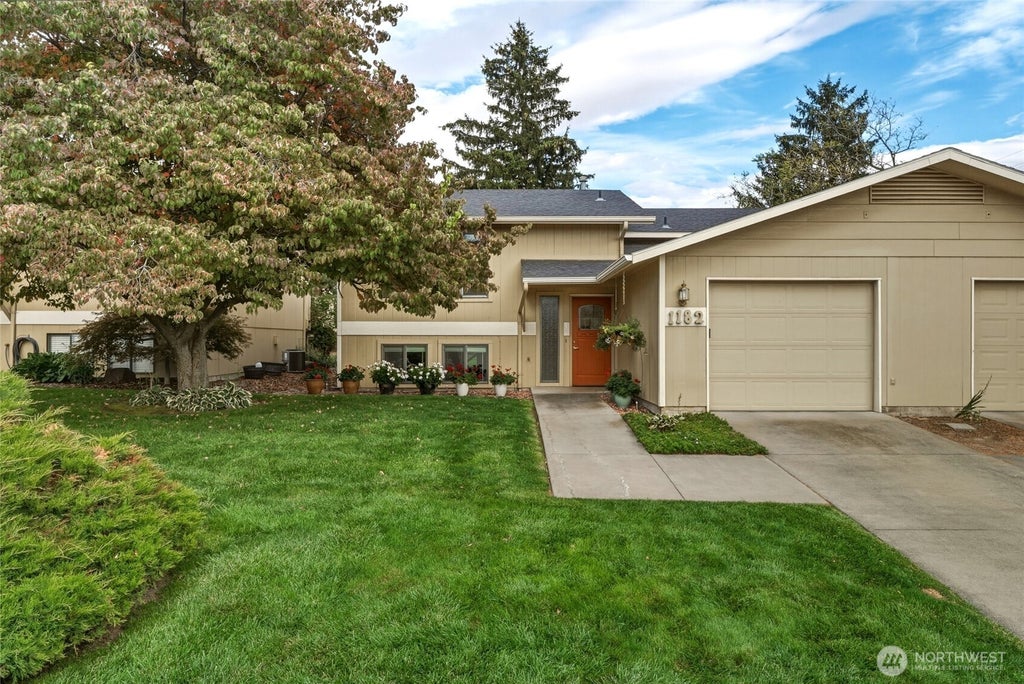 Photo of 1182 Lancer Drive, Walla Walla, WA 99362 (MLS # 2580502)