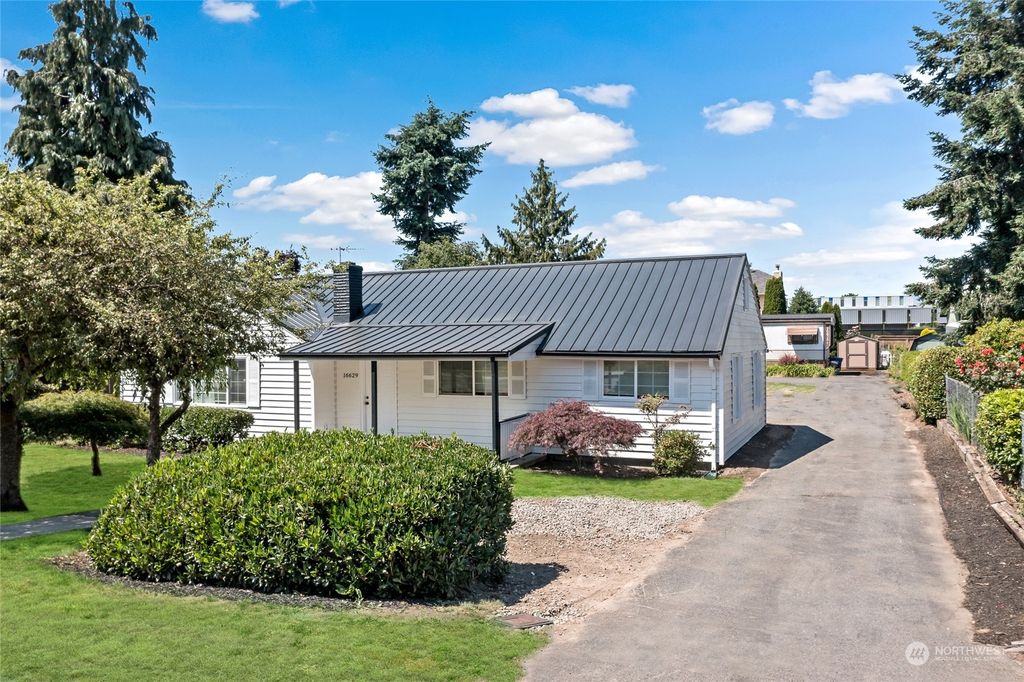 Photo of 16629 40th Avenue S, SeaTac, WA 98188 (MLS # 2133358)