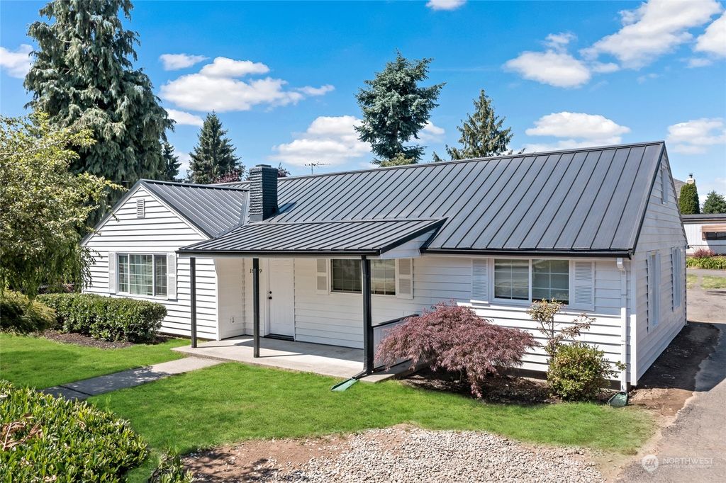 Photo of 16629 40th Avenue S, SeaTac, WA 98188 (MLS # 2133358)