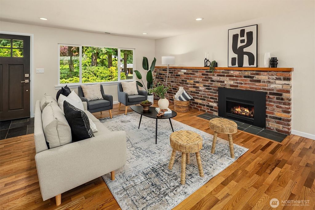 Photo of 15629 SE 124th Street, Renton, WA 98059 (MLS # 2397483)