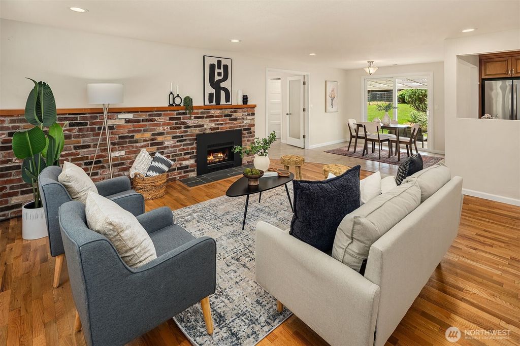 Photo of 15629 SE 124th Street, Renton, WA 98059 (MLS # 2397483)