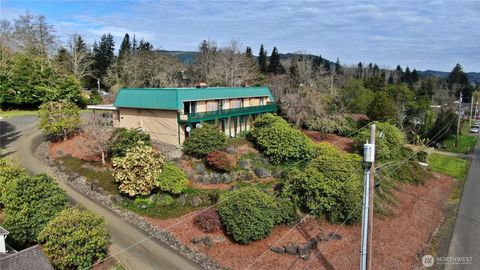 Photo of 910 Barnhart Street, Raymond, WA 98577 (MLS # 2441593)
