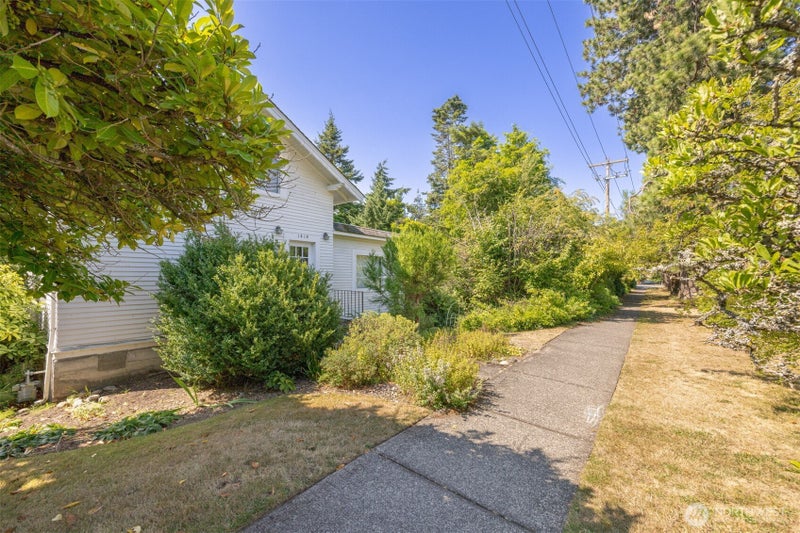 1414 McKenzie Avenue